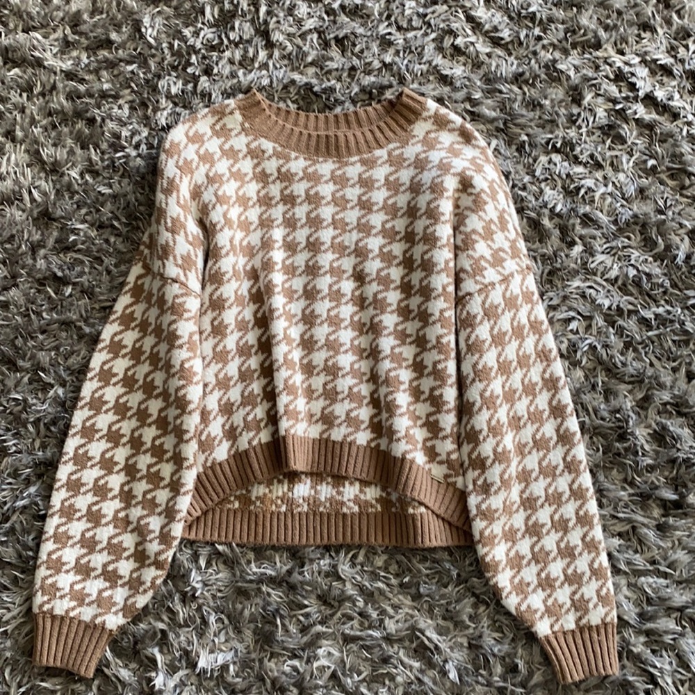 NWOT Hollister super soft sweater